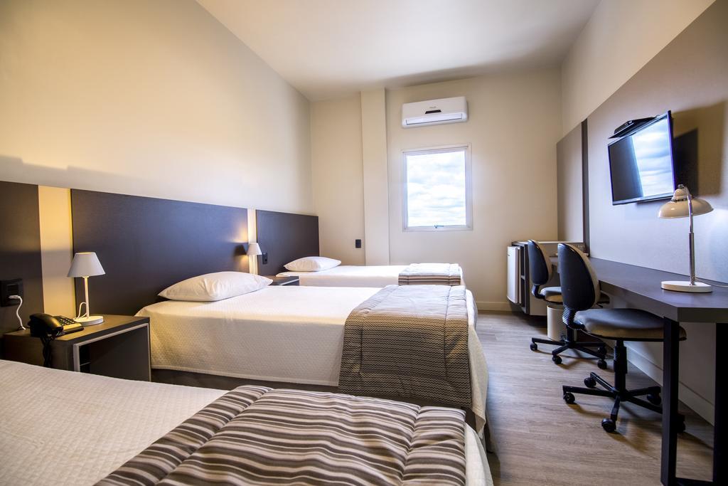 JR Hotel Marília Buitenkant foto